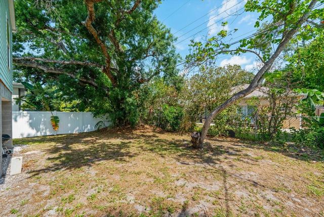 2375 BAHIA VISTA STREET, Sarasota, FL 34239