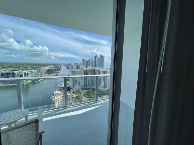 4010 S Ocean Drive R1902, Hollywood, FL 33019