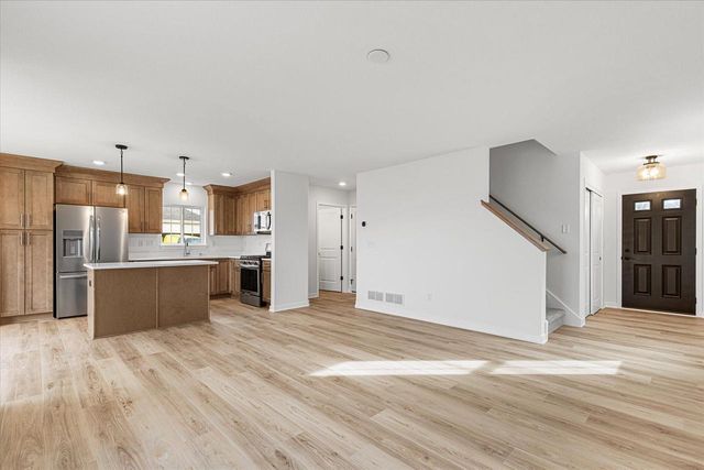 623 Belmont DRIVE, Watertown, WI 53094