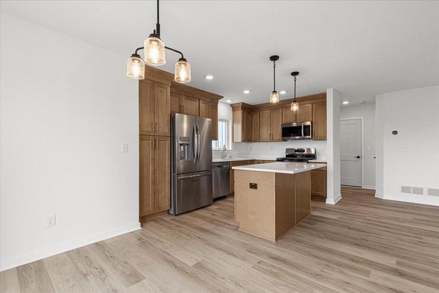 623 Belmont DRIVE, Watertown, WI 53094