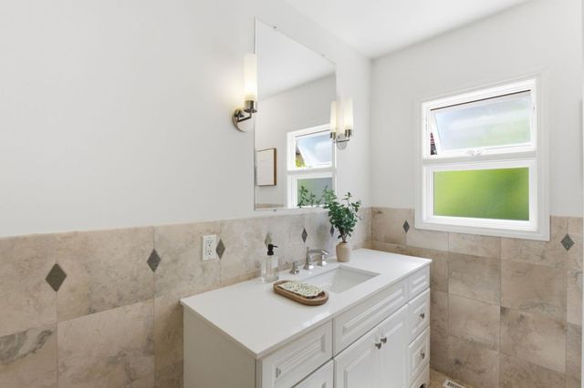 125 Sunnydale Avenue, San Carlos, CA 94070
