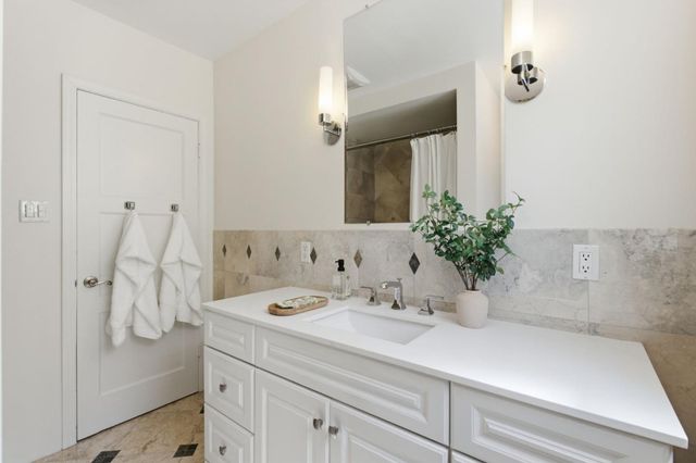 125 Sunnydale Avenue, San Carlos, CA 94070