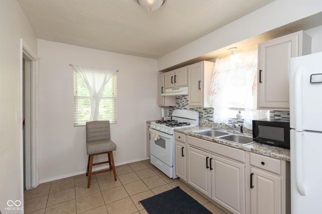 3743 Crescent Avenue, Indianapolis, IN 46208