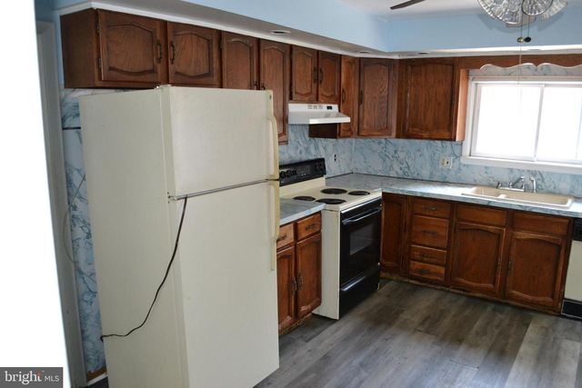 530 PERSHING AVE, Collingdale, PA 19023