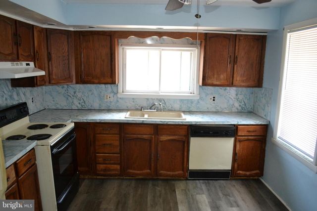 530 PERSHING AVE, Collingdale, PA 19023