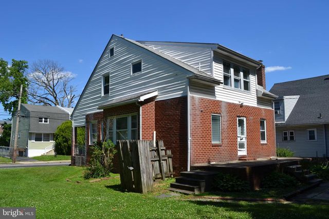 530 PERSHING AVE, Collingdale, PA 19023