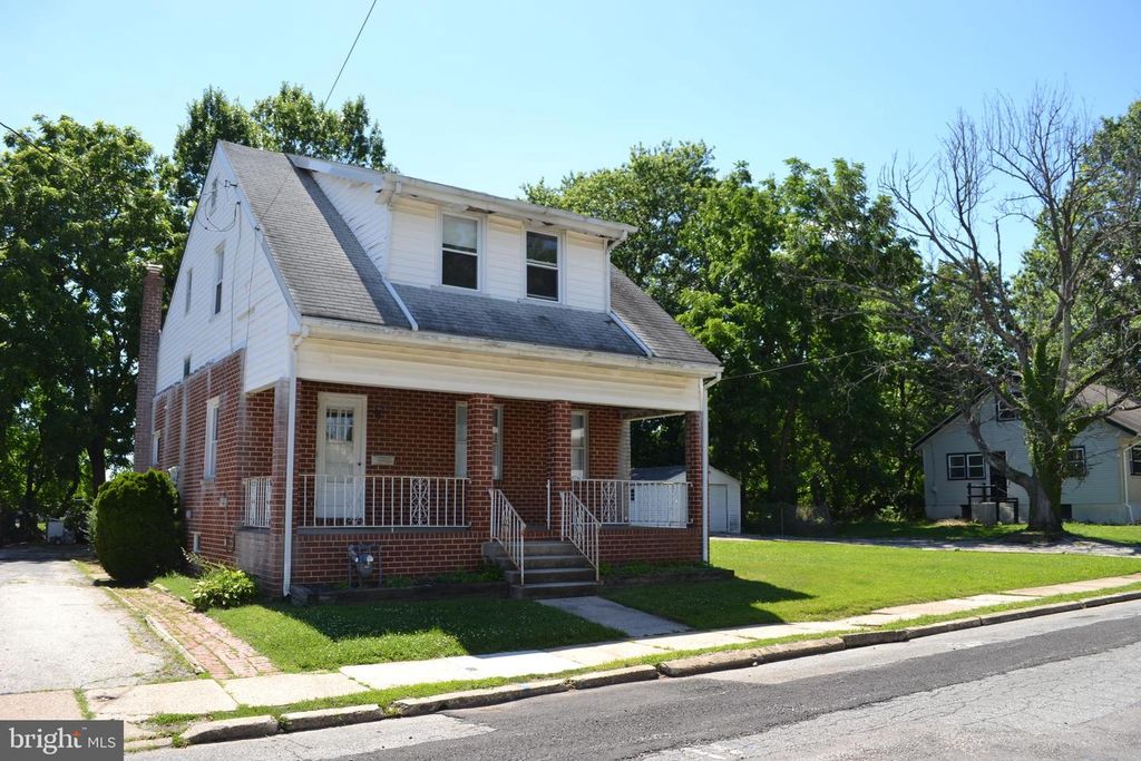 530 PERSHING AVE, Collingdale, PA 19023