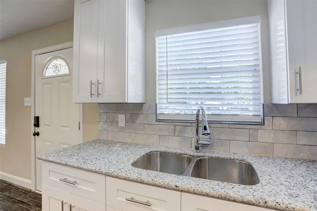 515 Main Street, Pasadena, TX 77506