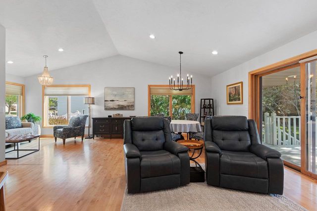 576 ST MARYS STREET, De Pere, WI 54115