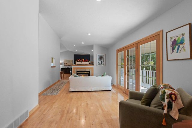 576 ST MARYS STREET, De Pere, WI 54115