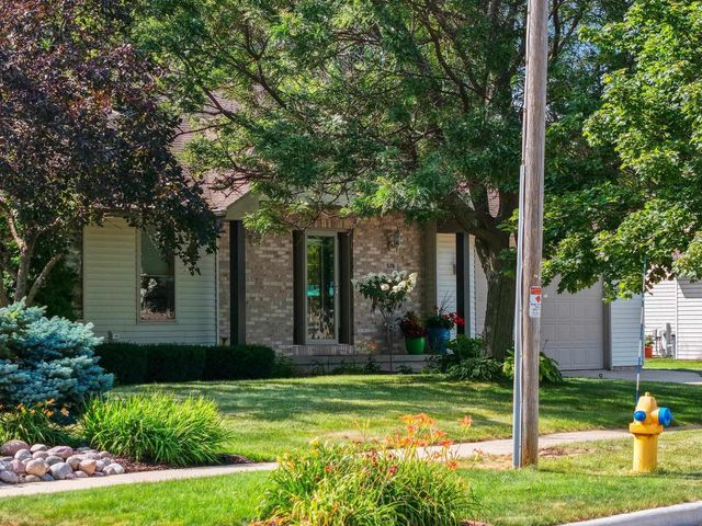 576 ST MARYS STREET, De Pere, WI 54115