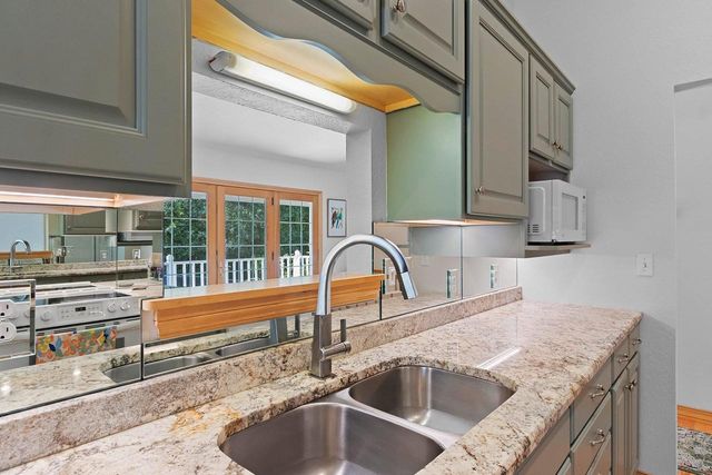 576 ST MARYS STREET, De Pere, WI 54115