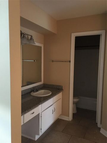 5625 Antoine Drive 102, Houston, TX 77091