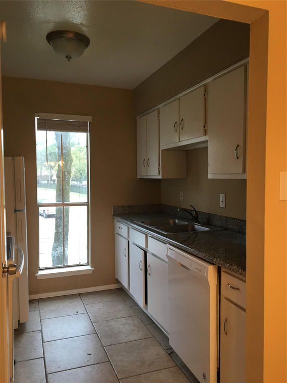 5625 Antoine Drive 102, Houston, TX 77091