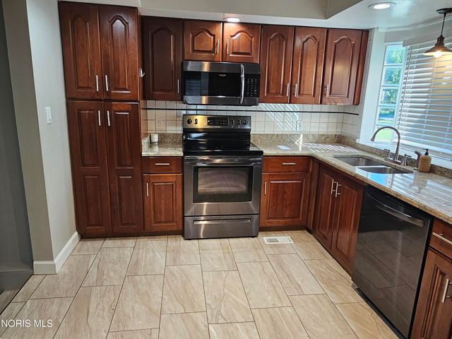 5013 Allen Street, Sylvania, OH 43560