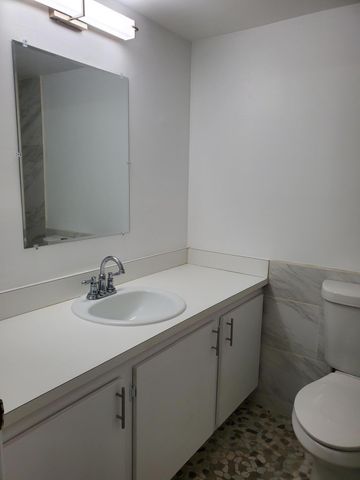 603 Sea Pine Way B2, Greenacres, FL 33415