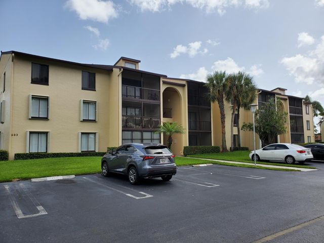 603 Sea Pine Way B2, Greenacres, FL 33415