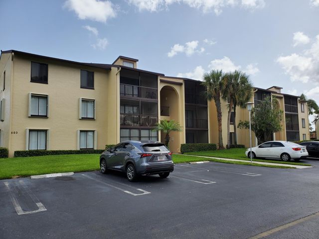 603 Sea Pine Way B2, Greenacres, FL 33415