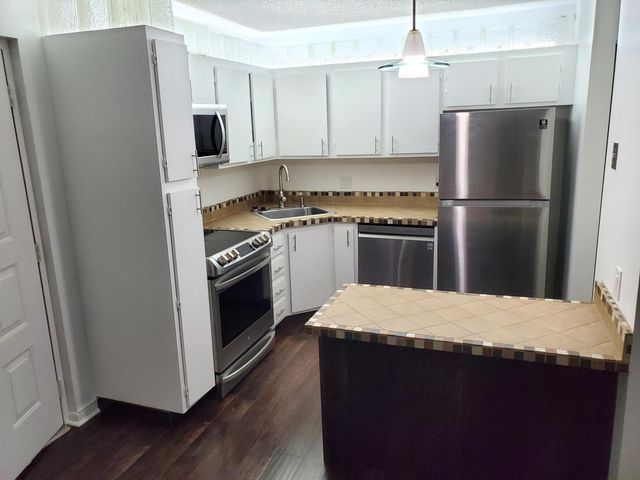 603 Sea Pine Way B2, Greenacres, FL 33415