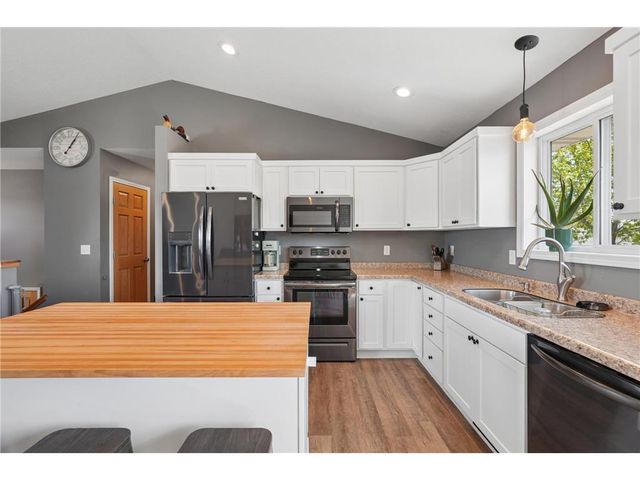 1314 Blue Jay Place, New Richmond, WI 54017