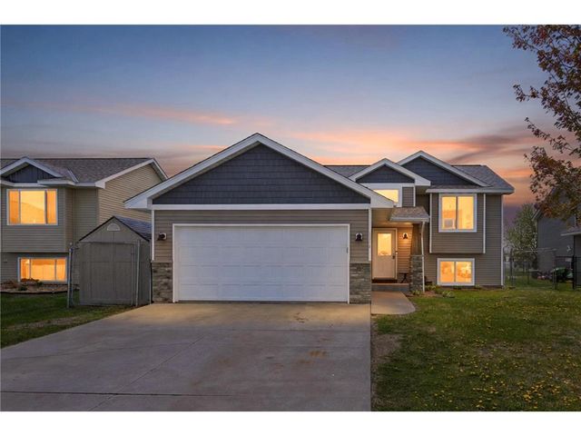 1314 Blue Jay Place, New Richmond, WI 54017