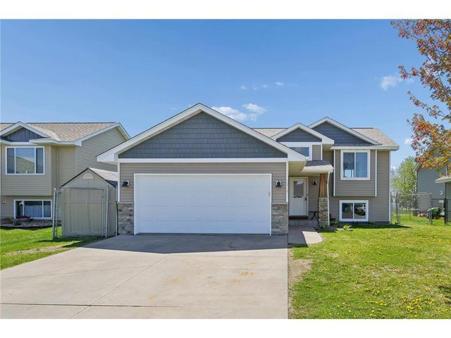 1314 Blue Jay Place, New Richmond, WI 54017