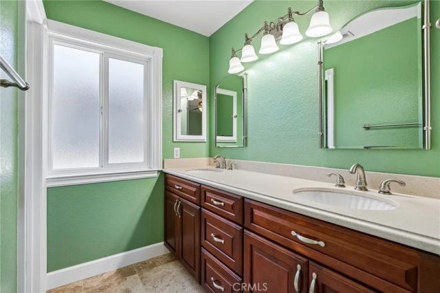 4 El Vaquero, Rancho Santa Margarita, CA 92688