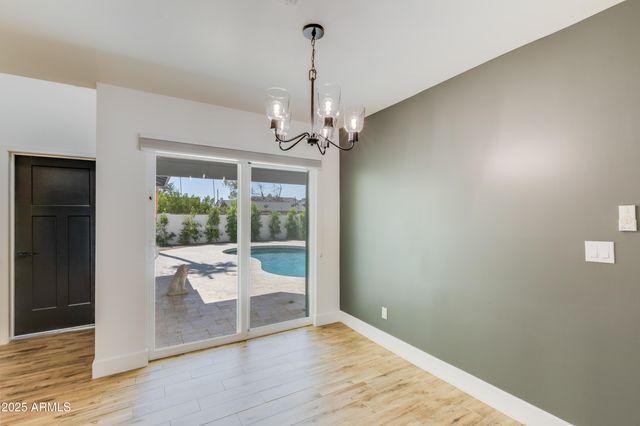 4427 E TURNEY Avenue, Phoenix, AZ 85018