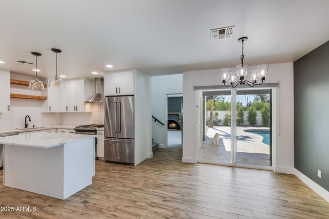 4427 E TURNEY Avenue, Phoenix, AZ 85018