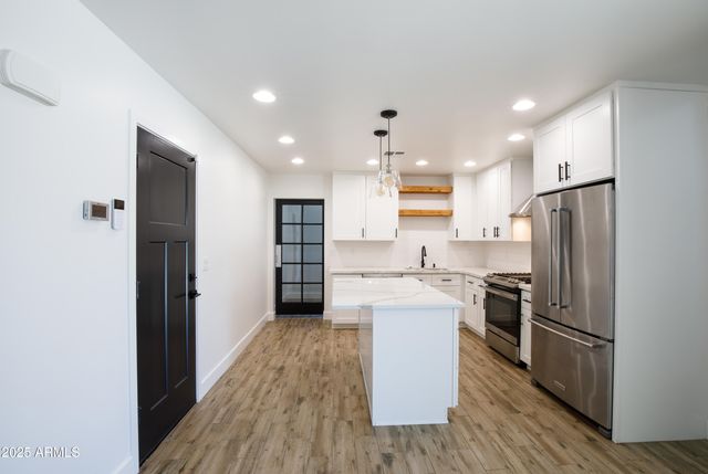 4427 E TURNEY Avenue, Phoenix, AZ 85018