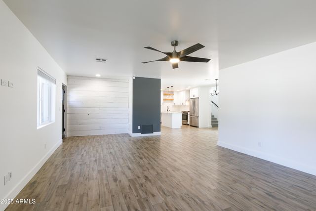 4427 E TURNEY Avenue, Phoenix, AZ 85018