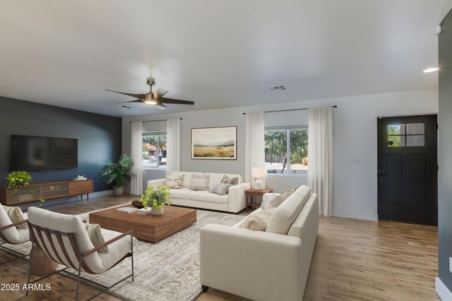 4427 E TURNEY Avenue, Phoenix, AZ 85018