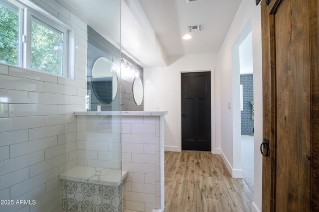 4427 E TURNEY Avenue, Phoenix, AZ 85018