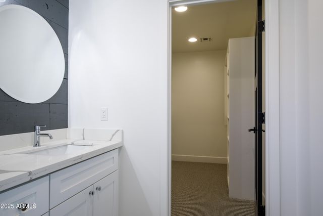 4427 E TURNEY Avenue, Phoenix, AZ 85018