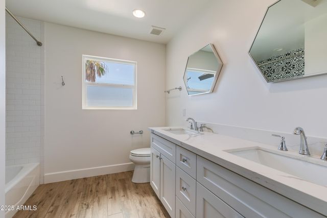 4427 E TURNEY Avenue, Phoenix, AZ 85018