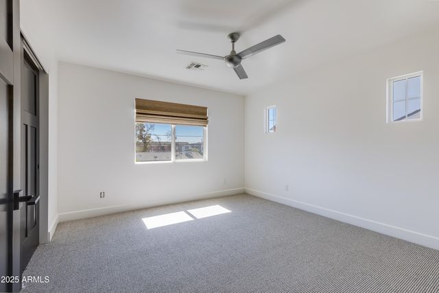 4427 E TURNEY Avenue, Phoenix, AZ 85018