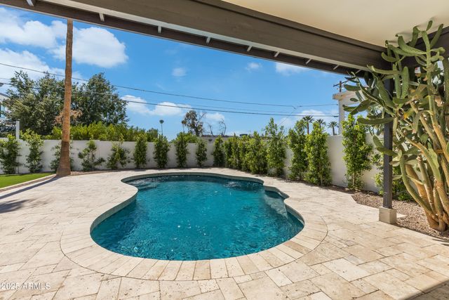 4427 E TURNEY Avenue, Phoenix, AZ 85018