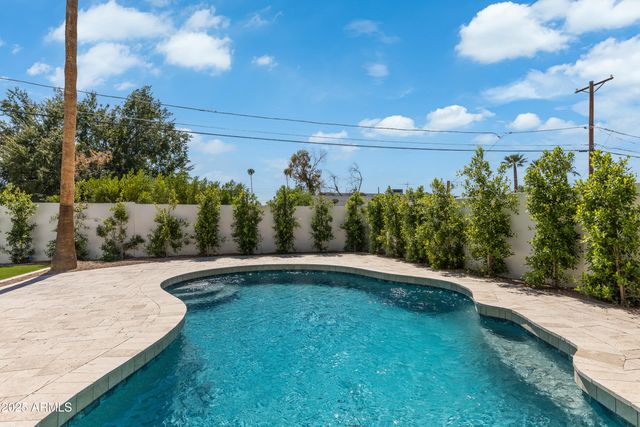 4427 E TURNEY Avenue, Phoenix, AZ 85018