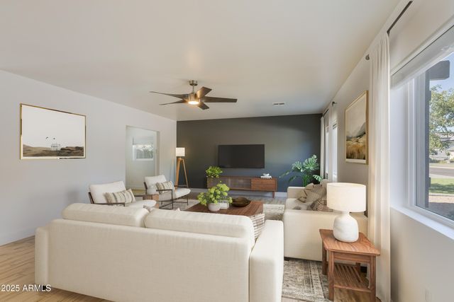 4427 E TURNEY Avenue, Phoenix, AZ 85018