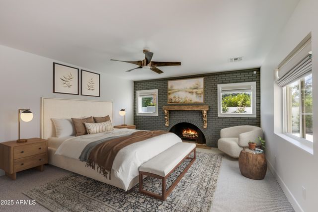 4427 E TURNEY Avenue, Phoenix, AZ 85018