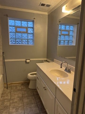 8815 S Halsted Street, Chicago, IL 60620