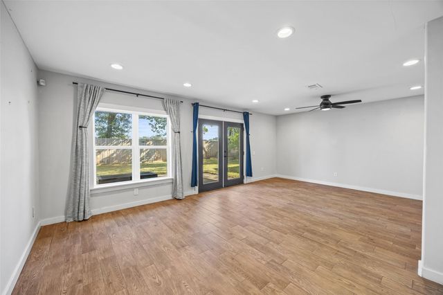 9715 Greenwillow Street, Houston, TX 77096