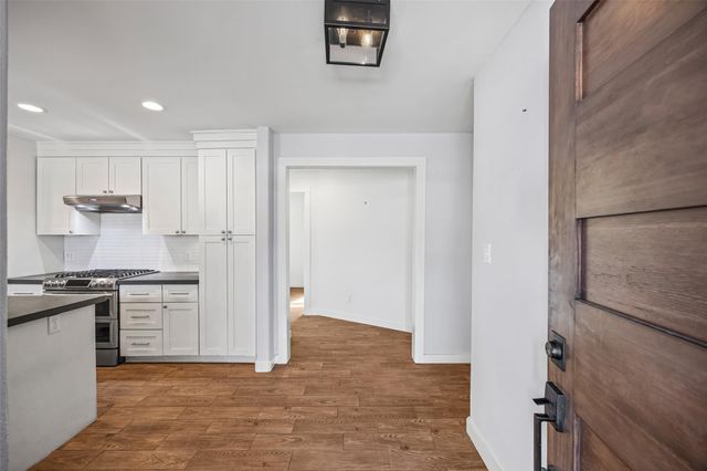 9715 Greenwillow Street, Houston, TX 77096