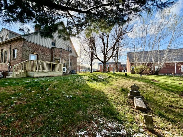 300 W Main Street, Mt Vernon, KY 40456