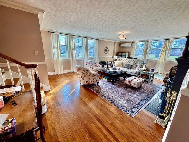 300 W Main Street, Mt Vernon, KY 40456