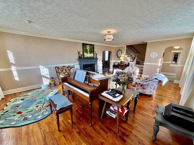 300 W Main Street, Mt Vernon, KY 40456