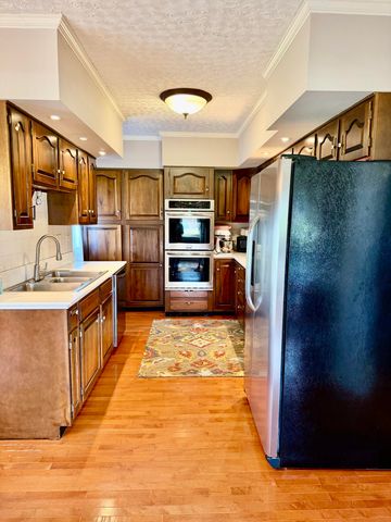 300 W Main Street, Mt Vernon, KY 40456