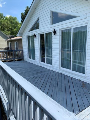 138 Strand Road, New London, NC 28127