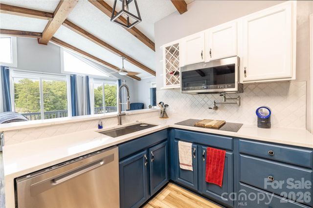 138 Strand Road, New London, NC 28127