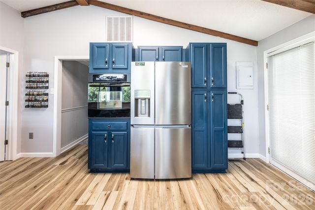 138 Strand Road, New London, NC 28127